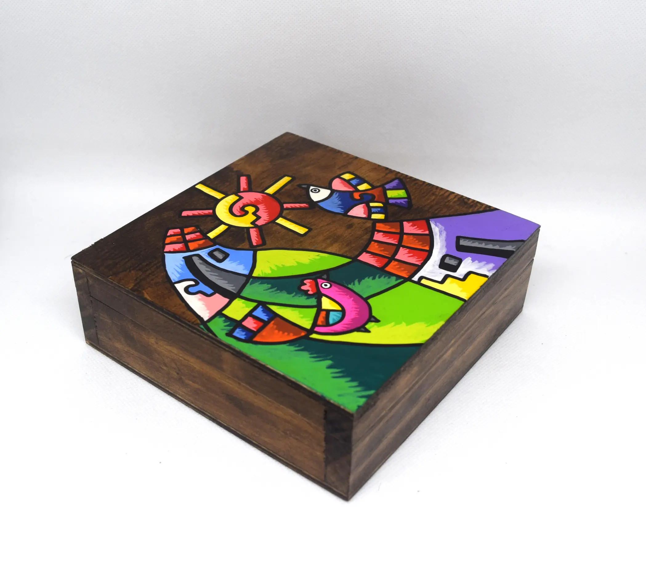 Caja cuadrada de madera