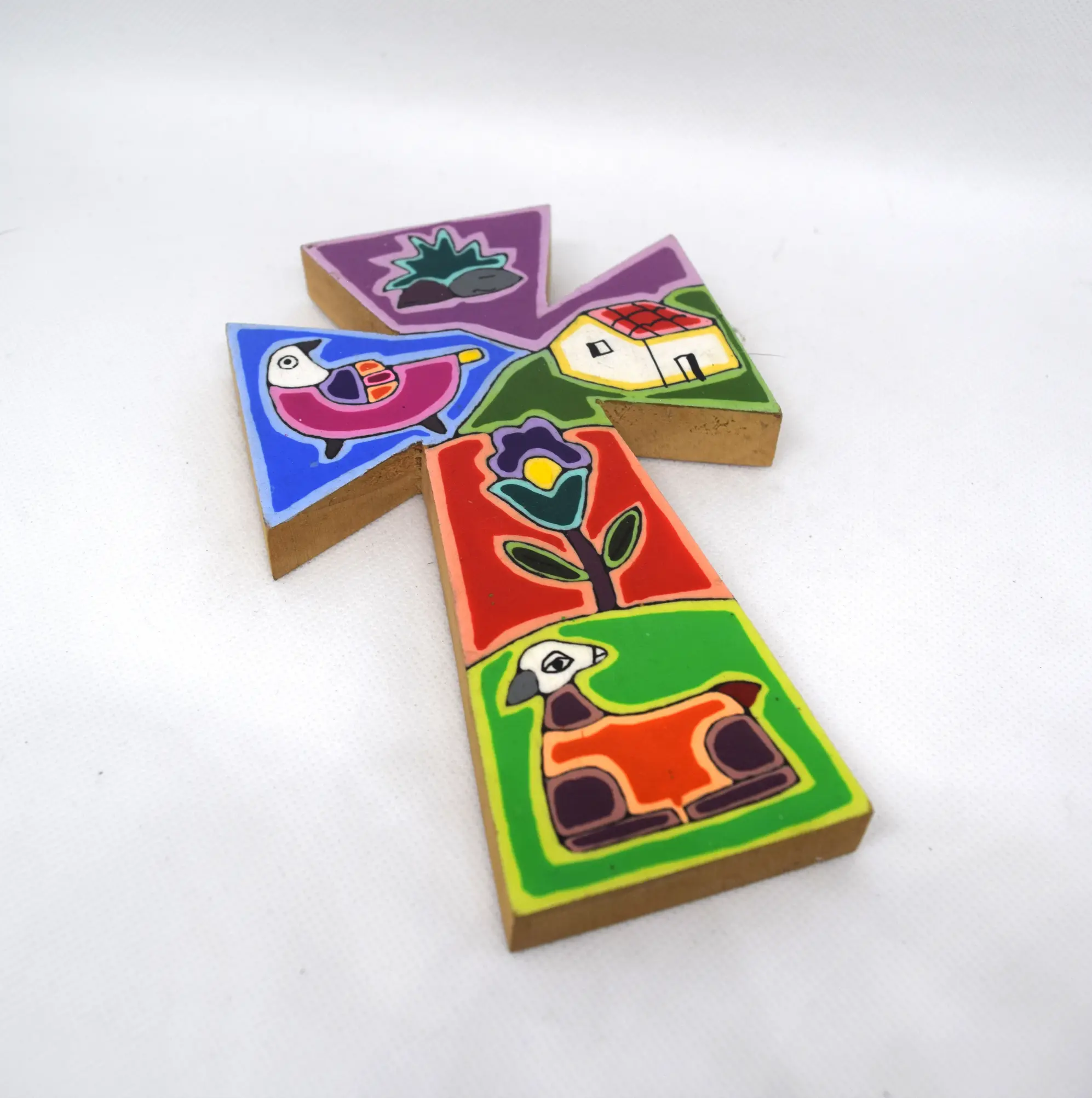 Cruz de brazos anchos